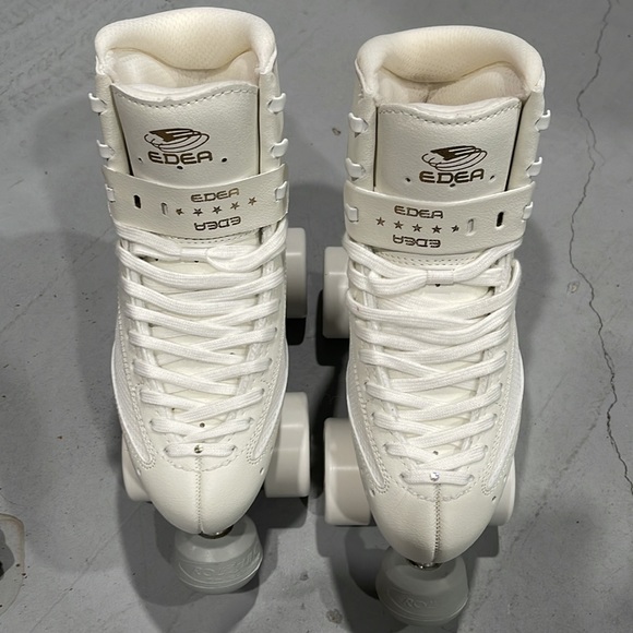 Flameco with Variant C frame and wheels, size 240, NEW - Picture 4 of 4